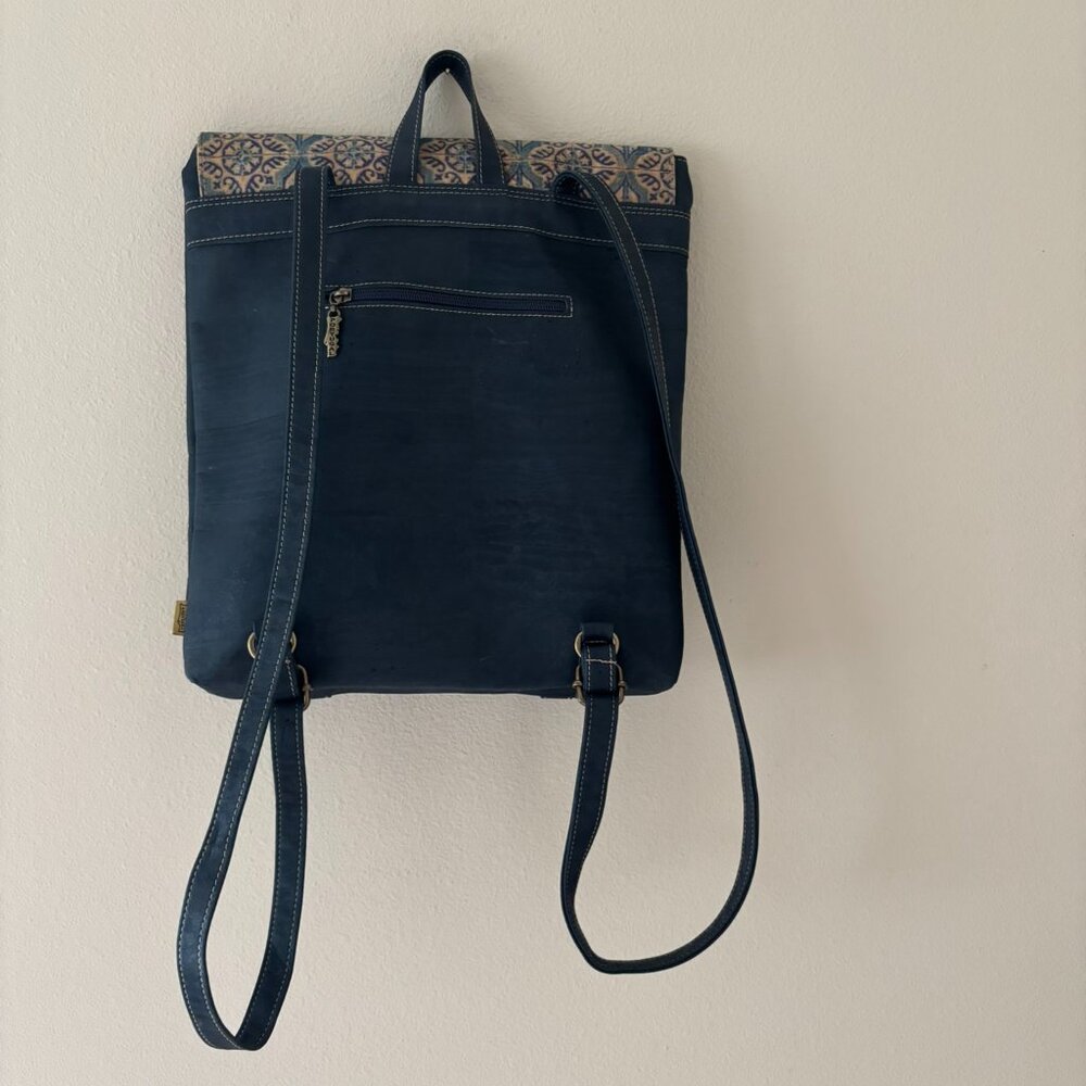 Navy & Tan Acorticeira Cork Flat Backpack Portugal Water Resistant Natural Vegan - Picture 3 of 11